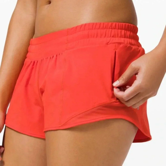 Lululemon Hotty Hot Low-Rise Short 2.5" - Picture 5 of 11
